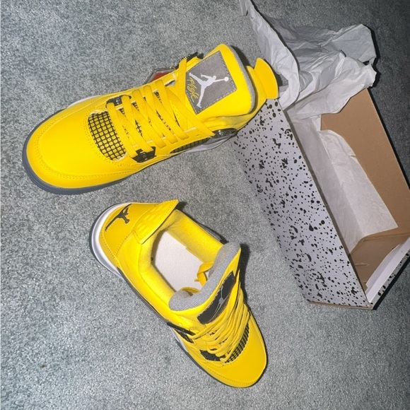 Jordan Sneakers Yellow and Gray - Picture 2 of 5
